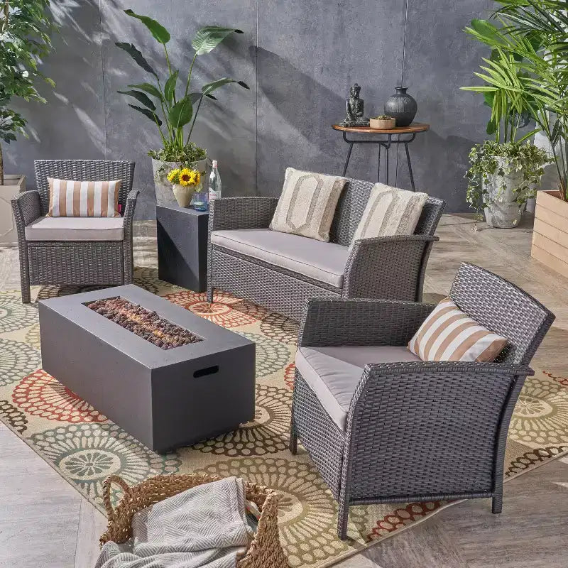 Christopher Knight Home Brynnli Outdoor Wicker 4 Seater Chat Set with Fire Pit