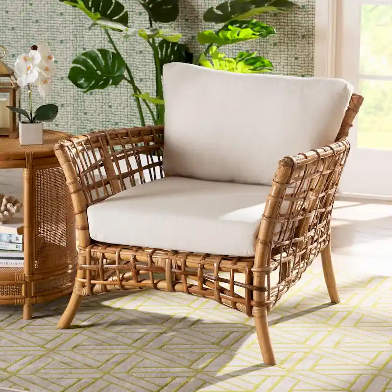 Moderner böhmischer Armlehnstuhl aus naturfarbenem Rattan