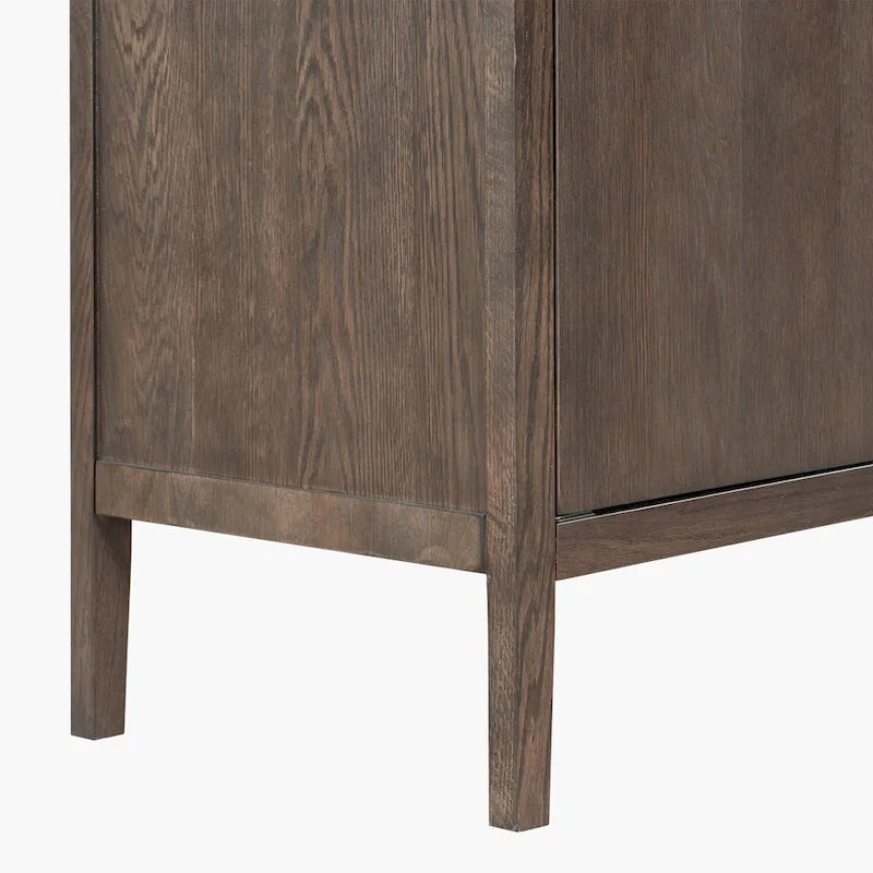 2-türiger Holzschrank mit verstellbarem Regal und Eichenholzbeinen