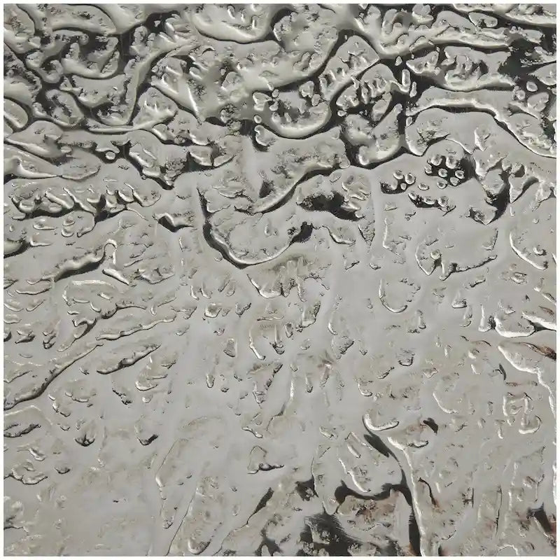Aluminium-Metall Geometrischer Schlanker Strukturierter Beistelltisch Akzenttisch